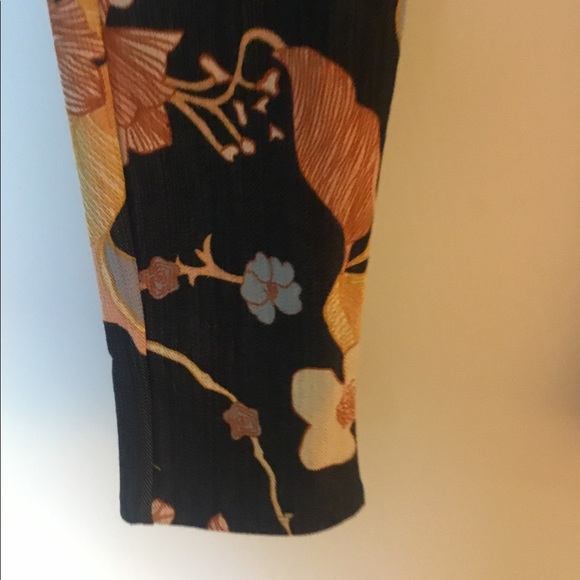 Agnes & Dora High Waisted Pixie Jeans. (says L but fits like a medium) - Picture 4 of 13